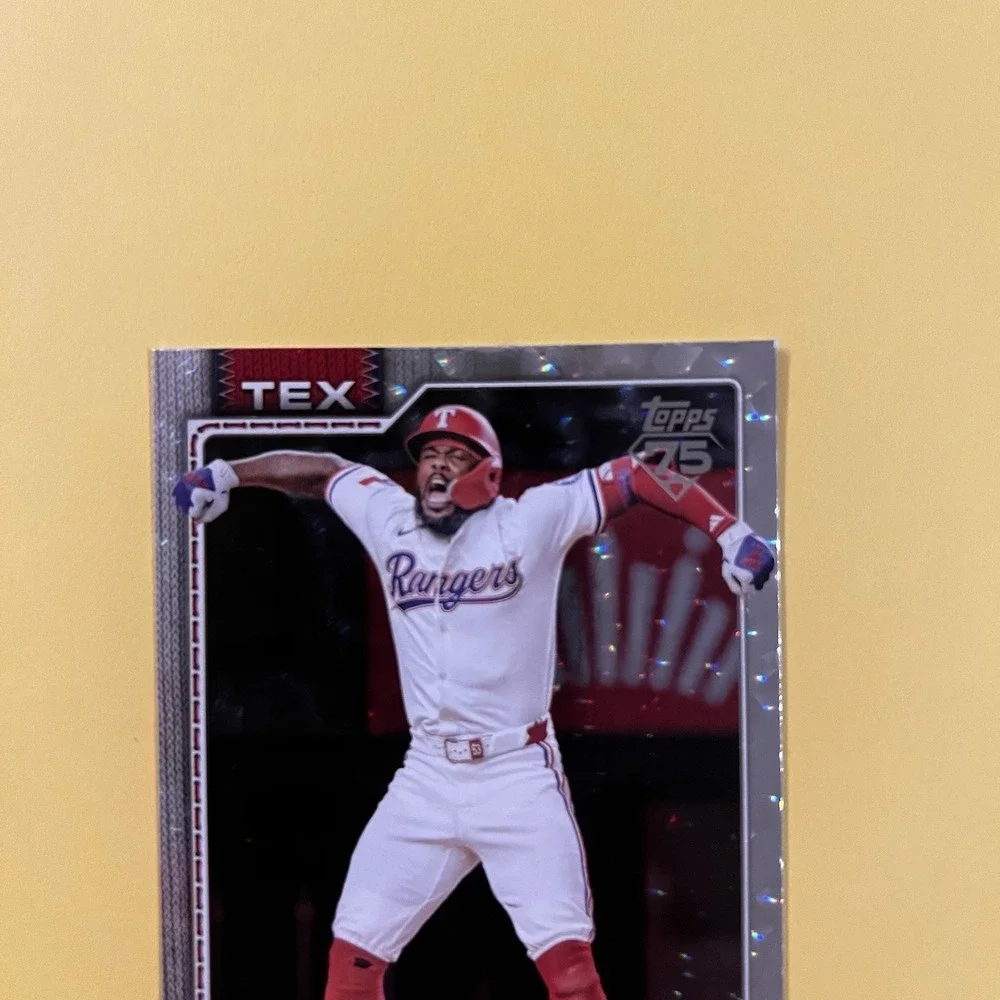 2026 Topps Series 1 Adolis García #318‎ Silver Crackle Foil Texas Rangers